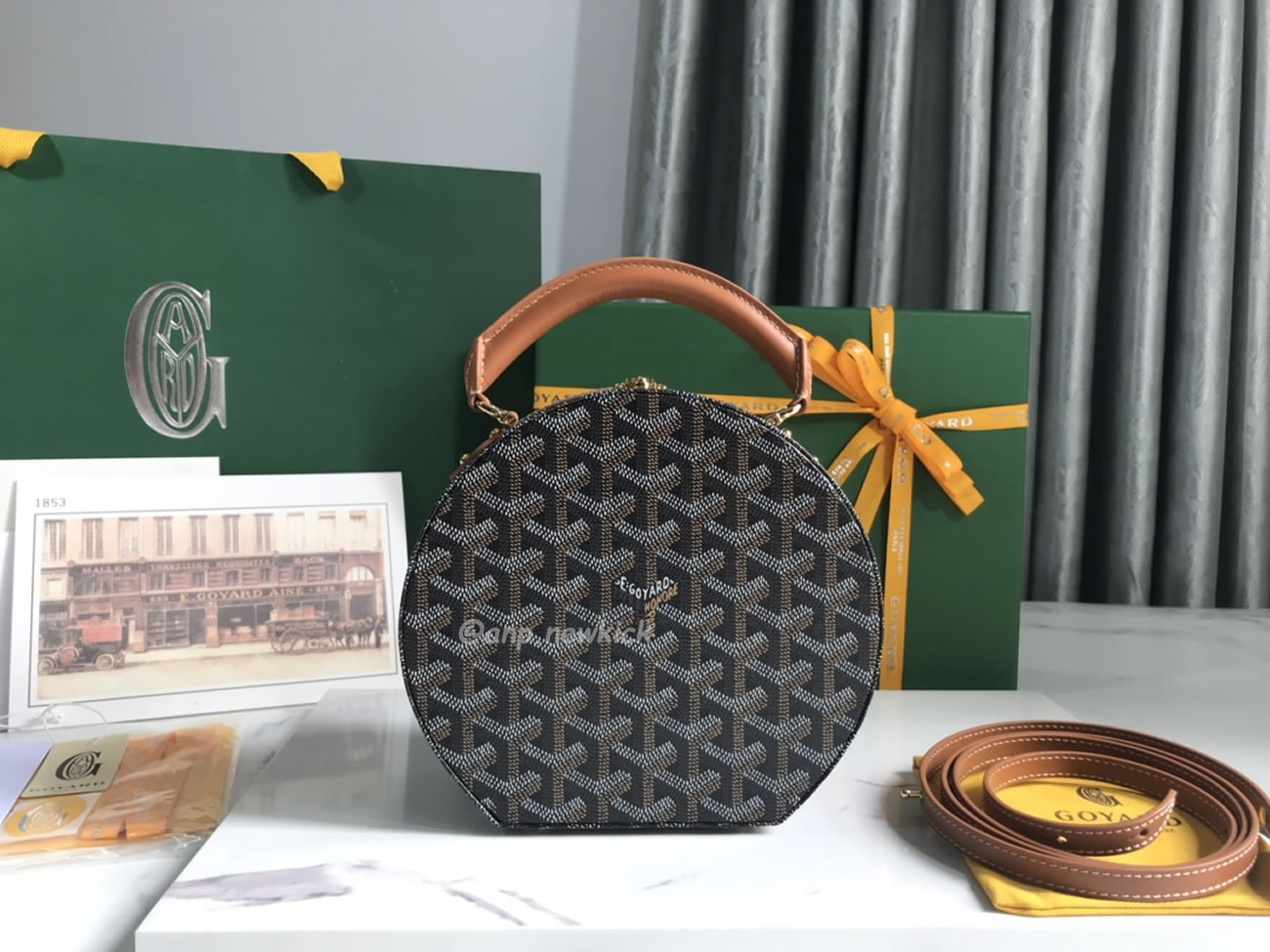 Goyard Alto Hat Box Bag 16.5 Cm X 7 Cm X 18 Cm (7) - newkick.org